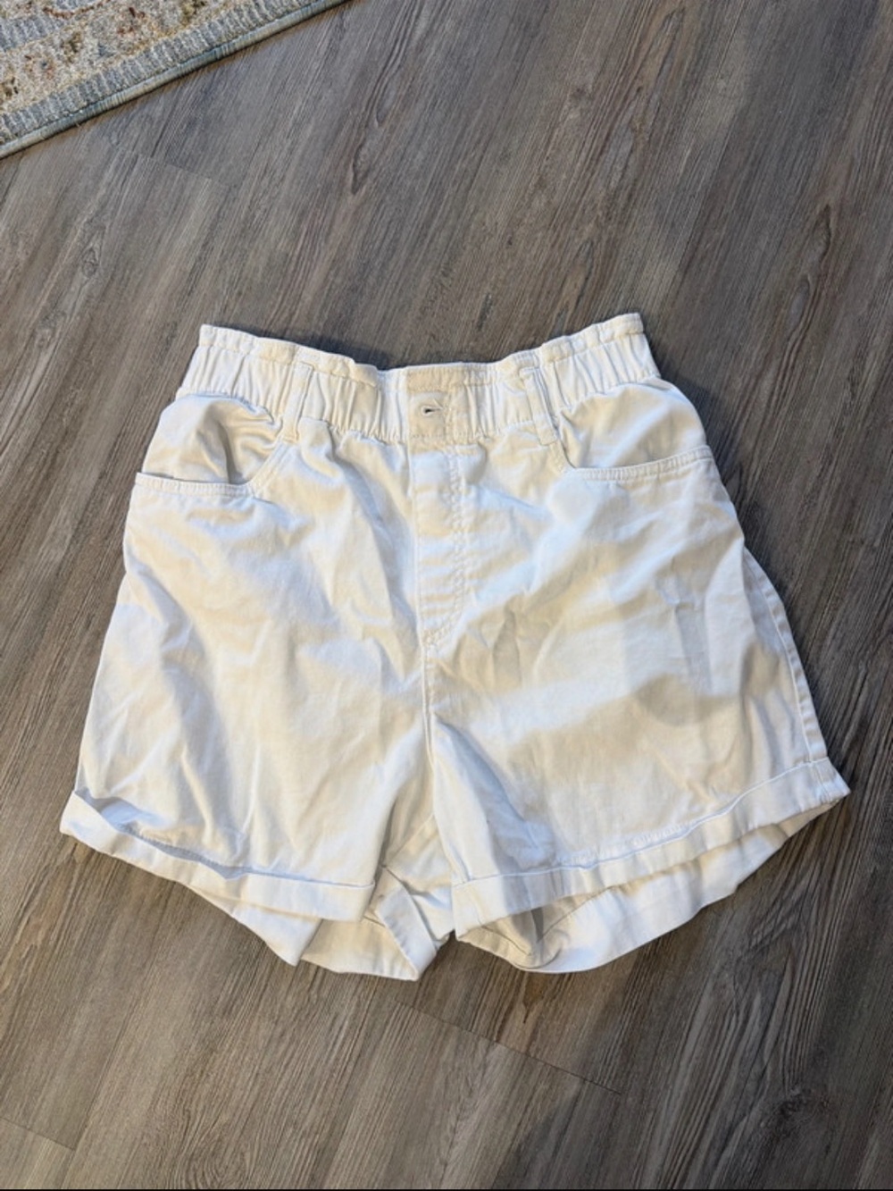 H&M White High Waist Women's Shorts